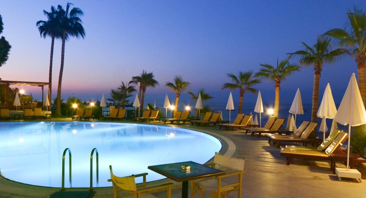 Anitas Hotel Konaklı Extérieur photo